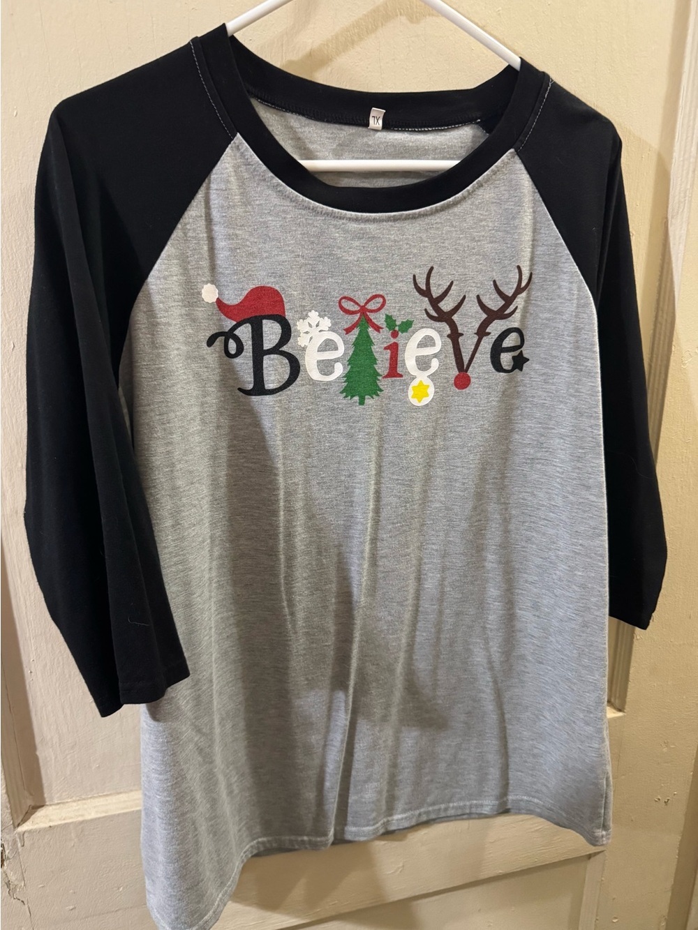Kids 'Believe' Holiday Raglan Top - Gray & Black